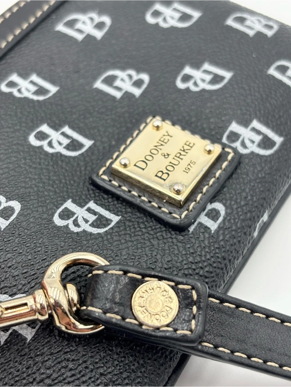 Dooney & Bourke sleek dooney